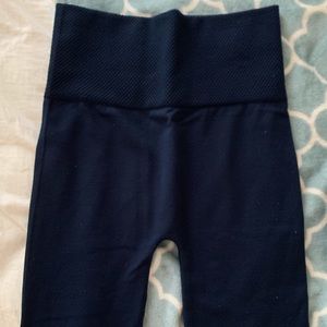 Fuzzy navy leggings